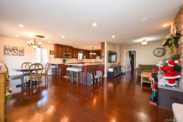 4940 169th Street, Flushing, NY 11365