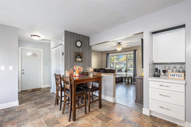 1915 Kregel Avenue, Muskegon, MI 49442