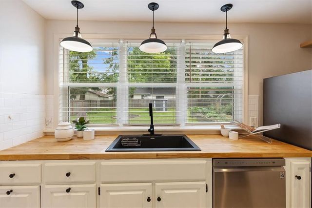 5504 Nall Avenue, Roeland Park, KS 66202