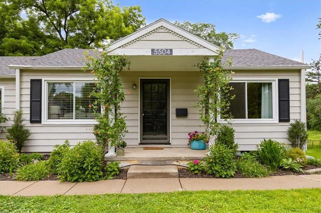 5504 Nall Avenue, Roeland Park, KS 66202