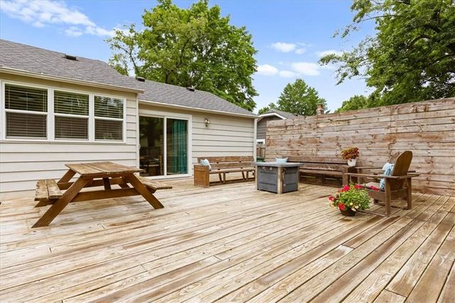 5504 Nall Avenue, Roeland Park, KS 66202