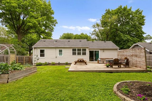 5504 Nall Avenue, Roeland Park, KS 66202