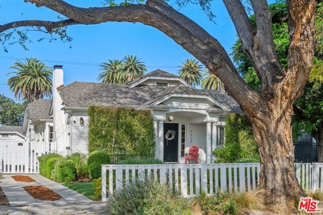 1117 S Manhattan Place, Los Angeles, CA 90019