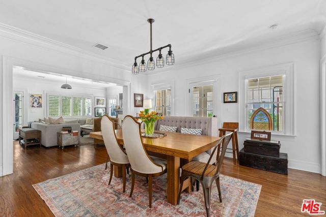 1117 S Manhattan Place, Los Angeles, CA 90019