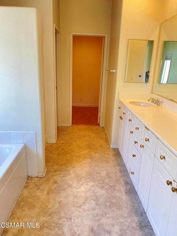 1690 Tanglebush Lane 120, Simi Valley, CA 93065