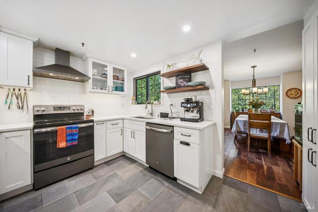 166 Pelican Ln, Novato, CA 94949