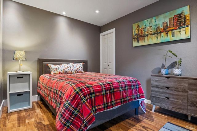 166 Pelican Ln, Novato, CA 94949