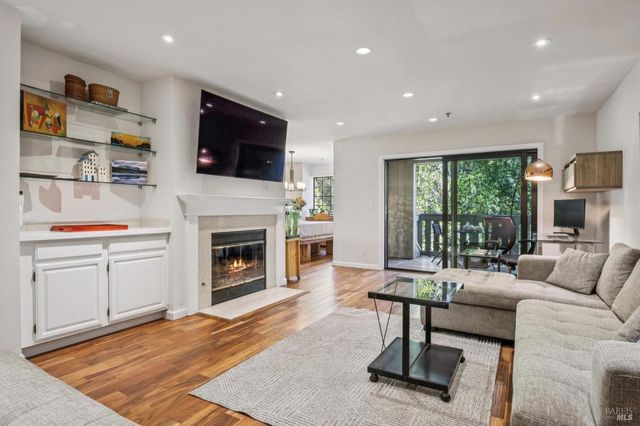 166 Pelican Ln, Novato, CA 94949