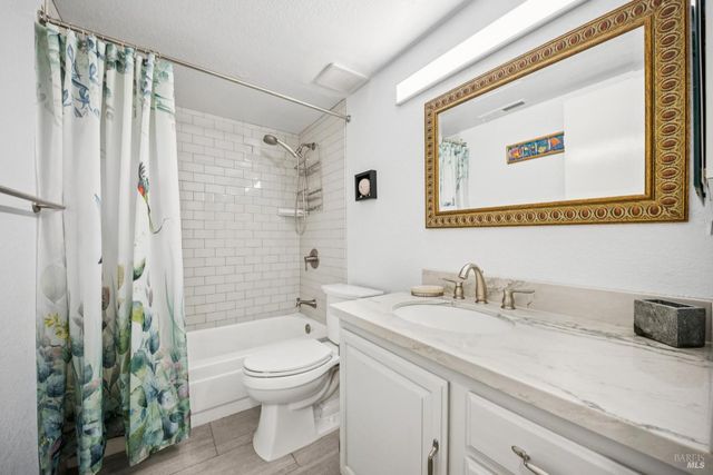 166 Pelican Ln, Novato, CA 94949