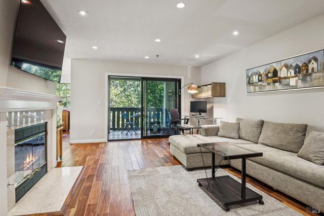 166 Pelican Ln, Novato, CA 94949