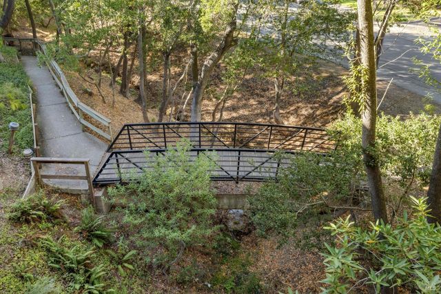 166 Pelican Ln, Novato, CA 94949