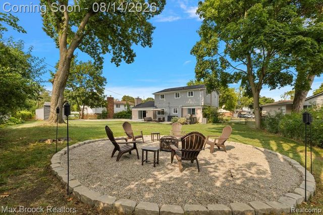 21333 Dartmouth Drive, Southfield, MI 48076