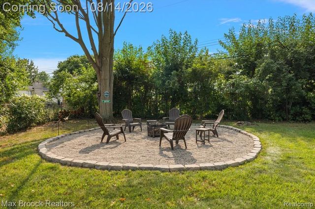 21333 Dartmouth Drive, Southfield, MI 48076