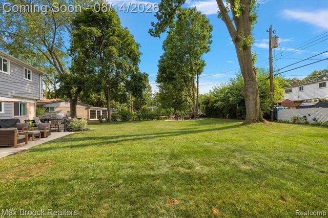 21333 Dartmouth Drive, Southfield, MI 48076