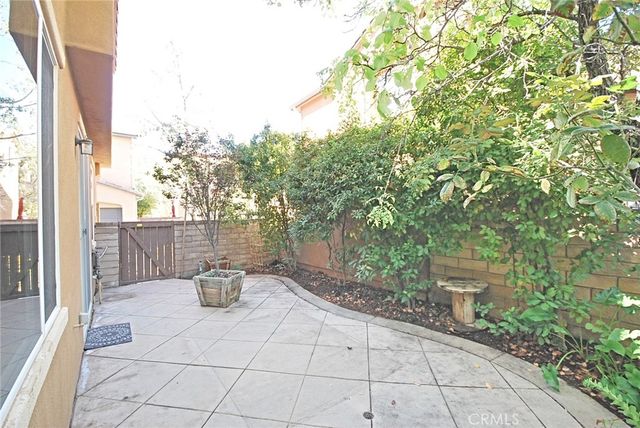 25381 Playa Serena, Valencia, CA 91381