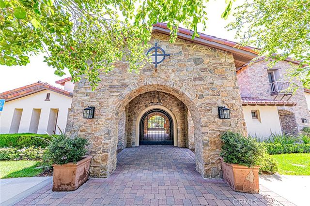 25381 Playa Serena, Valencia, CA 91381