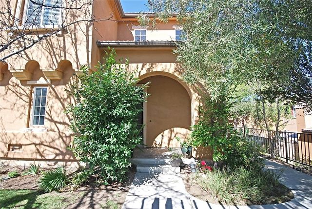 25381 Playa Serena, Valencia, CA 91381