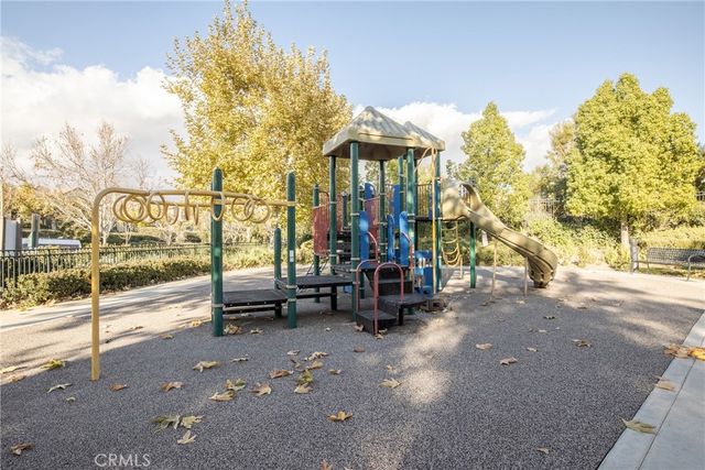 25381 Playa Serena, Valencia, CA 91381