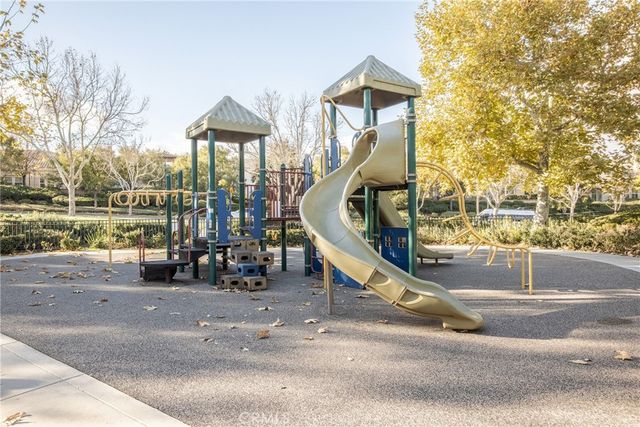 25381 Playa Serena, Valencia, CA 91381