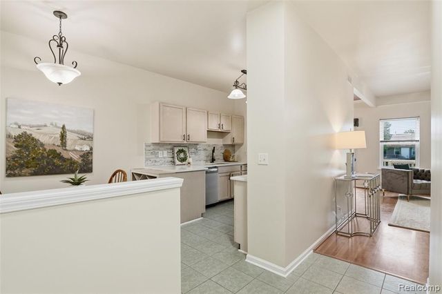 22852 Woodcreek Drive, Taylor, MI 48180