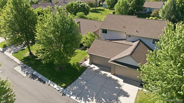 22852 Woodcreek Drive, Taylor, MI 48180