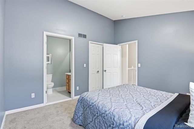 22852 Woodcreek Drive, Taylor, MI 48180