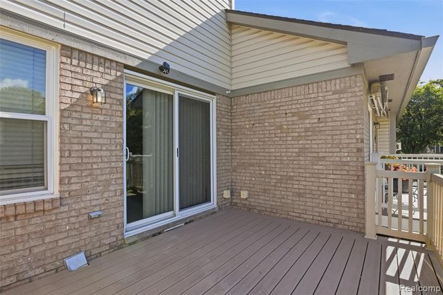 22852 Woodcreek Drive, Taylor, MI 48180