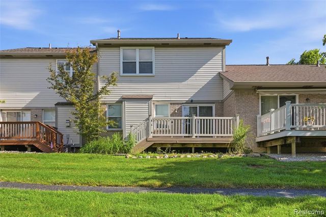 22852 Woodcreek Drive, Taylor, MI 48180