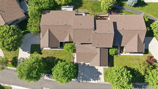 22852 Woodcreek Drive, Taylor, MI 48180