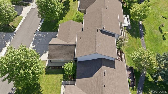 22852 Woodcreek Drive, Taylor, MI 48180