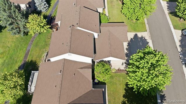 22852 Woodcreek Drive, Taylor, MI 48180