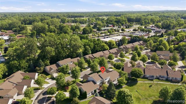 22852 Woodcreek Drive, Taylor, MI 48180