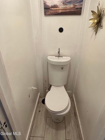 75 Lincoln Avenue, Albany, NY 12206