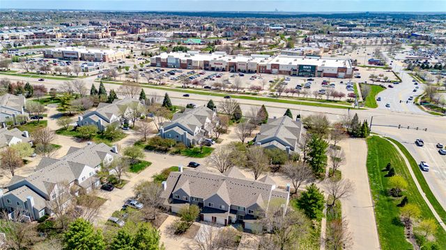 7425 Wistful Vista Drive 202, West Des Moines, IA 50266