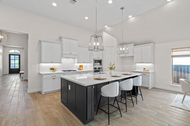 908 Quail Hollow Avenue, Denton, TX 76210