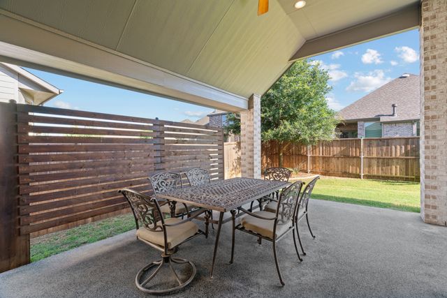 908 Quail Hollow Avenue, Denton, TX 76210