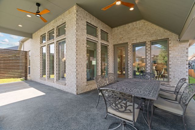 908 Quail Hollow Avenue, Denton, TX 76210