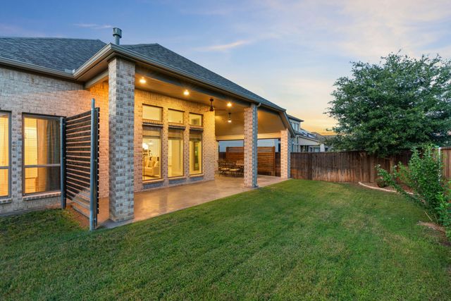 908 Quail Hollow Avenue, Denton, TX 76210