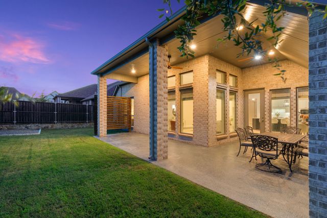 908 Quail Hollow Avenue, Denton, TX 76210