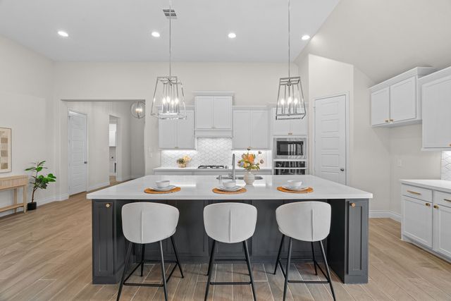 908 Quail Hollow Avenue, Denton, TX 76210