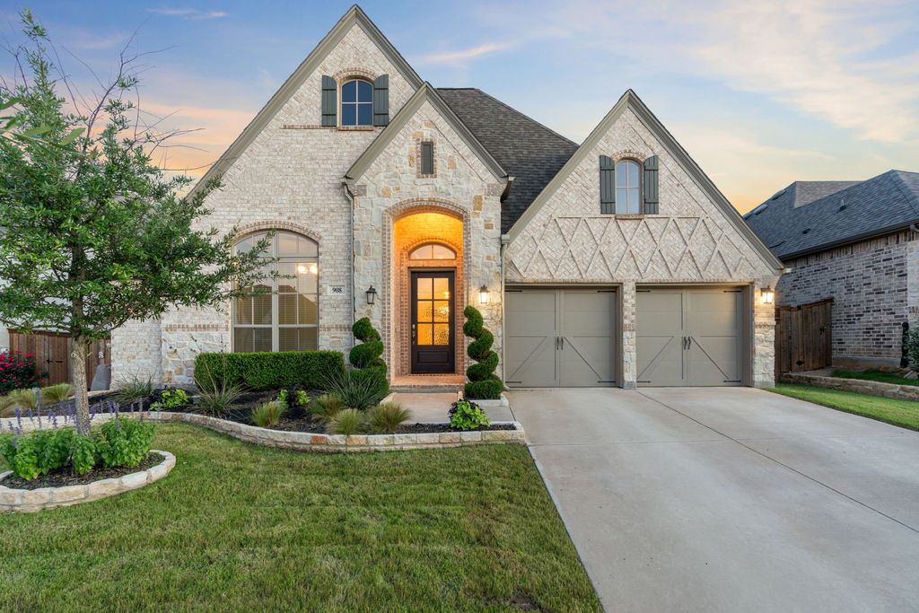 908 Quail Hollow Avenue, Denton, TX 76210