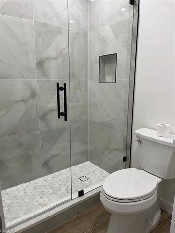4300 Belair LN 9, Naples, FL 34103