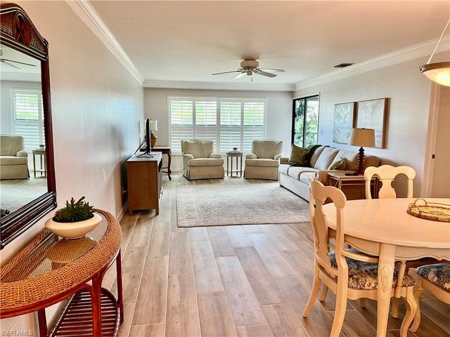 4300 Belair LN 9, Naples, FL 34103