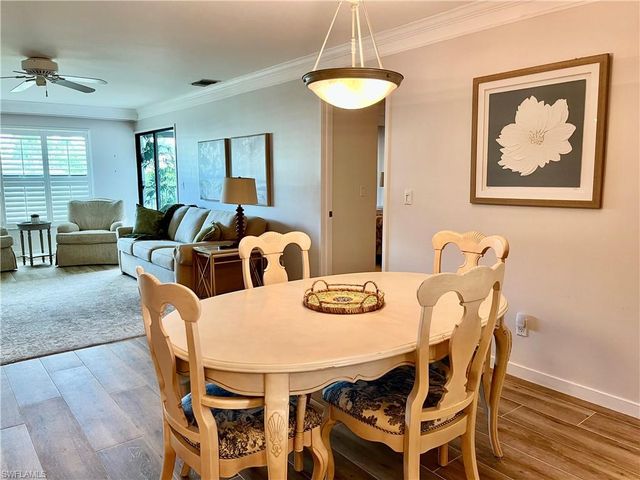 4300 Belair LN 9, Naples, FL 34103