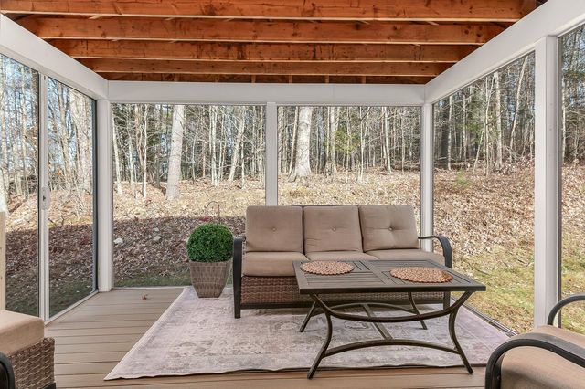 85 Priest Road, Nottingham, NH 03290