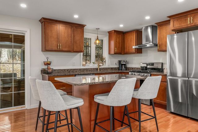 85 Priest Road, Nottingham, NH 03290