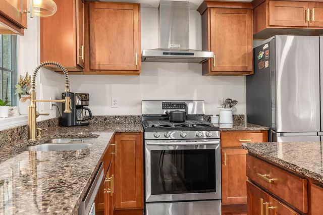 85 Priest Road, Nottingham, NH 03290