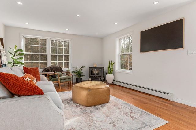 85 Priest Road, Nottingham, NH 03290