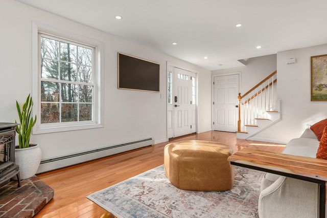 85 Priest Road, Nottingham, NH 03290