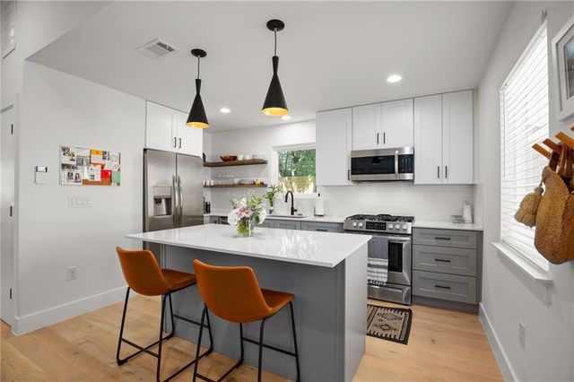 1128 Gardner RD B, Austin, TX 78721